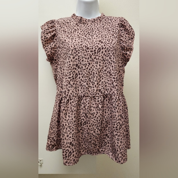 NWOT, Angashion, Size SMALL, Babydoll Cap sleeze Blouse - Picture 3 of 9